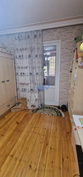 Satış 4 otaqlı Köhnə Tikili bina evi  100m², Bakı
