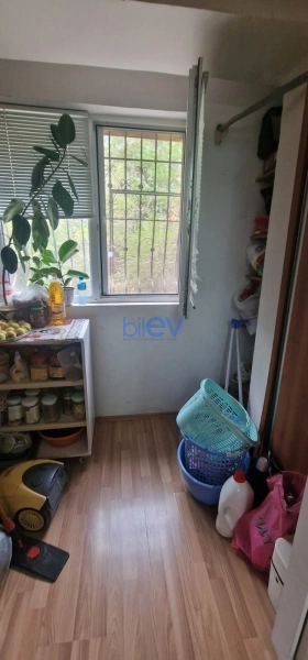 Satış 4 otaqlı Köhnə Tikili bina evi  100m², Bakı