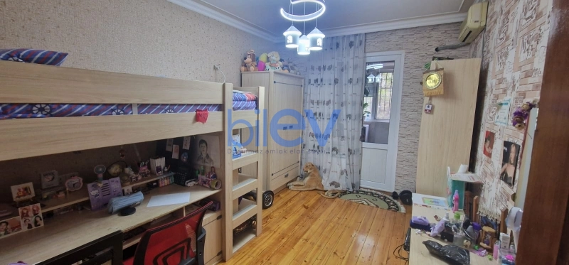 Satış 4 otaqlı Köhnə Tikili bina evi  100m², Bakı