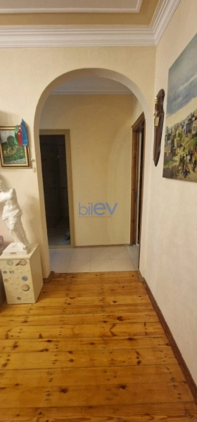 Satış 4 otaqlı Köhnə Tikili bina evi  100m², Bakı