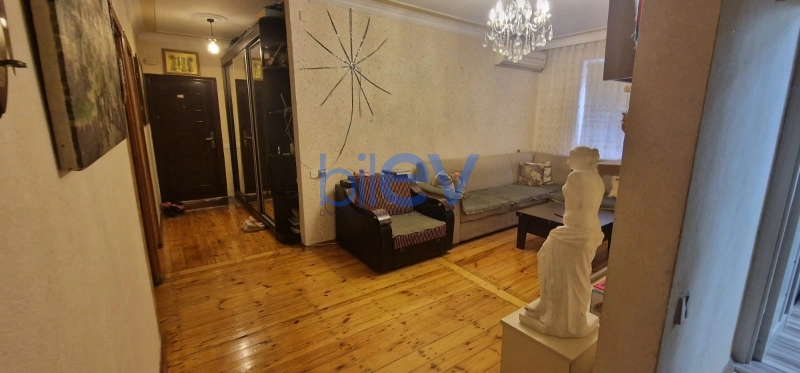 Satış 4 otaqlı Köhnə Tikili bina evi  100m², Bakı