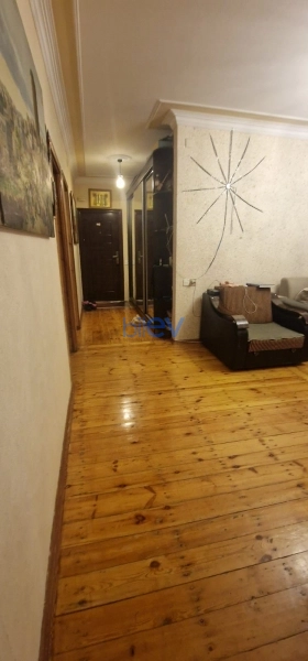 Satış 4 otaqlı Köhnə Tikili bina evi  100m², Bakı