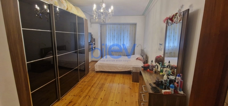 Satış 4 otaqlı Köhnə Tikili bina evi  100m², Bakı