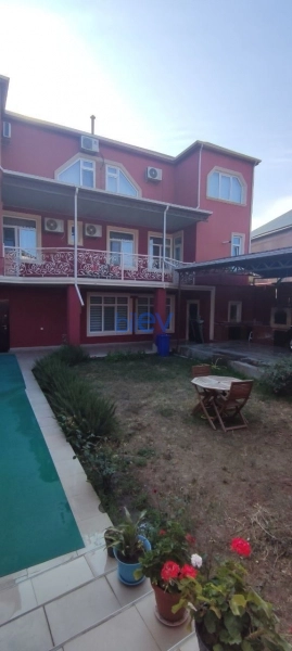 Satış 8 otaqlı Həyət evi  225m², Bakı