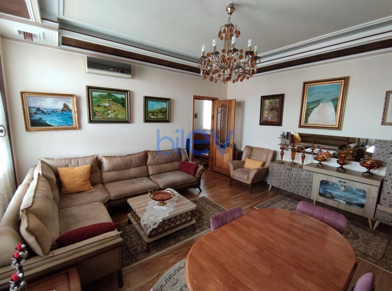 Satış 8 otaqlı Həyət evi  225m², Bakı