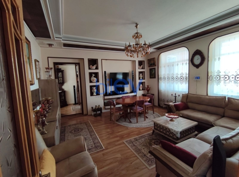 Satış 8 otaqlı Həyət evi  225m², Bakı