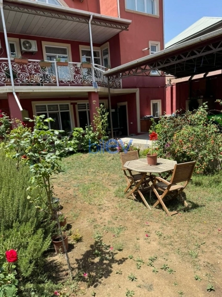 Satış 8 otaqlı Həyət evi  225m², Bakı
