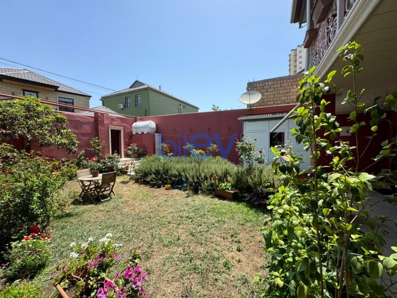 Satış 8 otaqlı Həyət evi  225m², Bakı