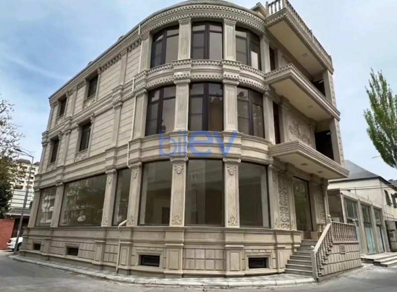 Satış 9 otaqlı Həyət evi  700m², Bakı