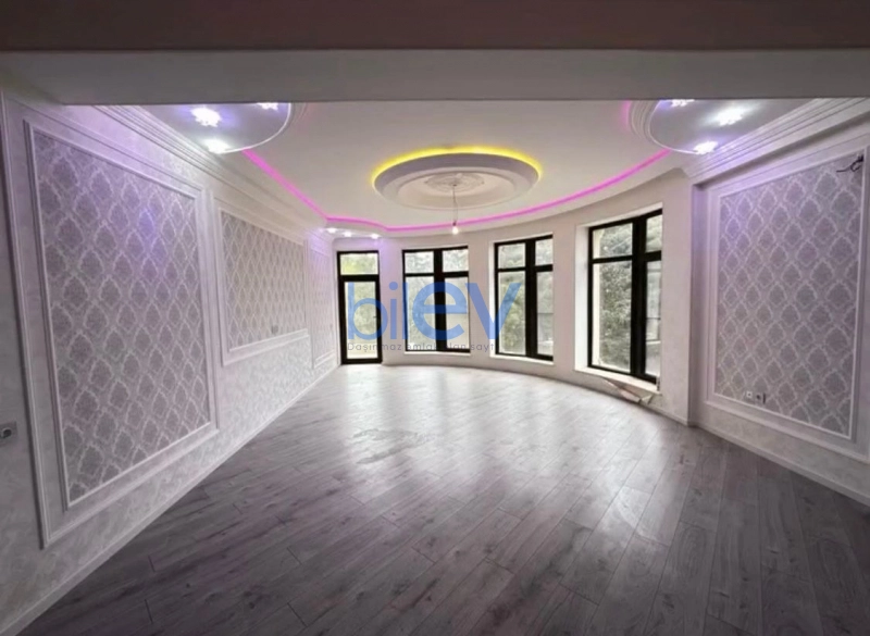 Satış 9 otaqlı Həyət evi  700m², Bakı