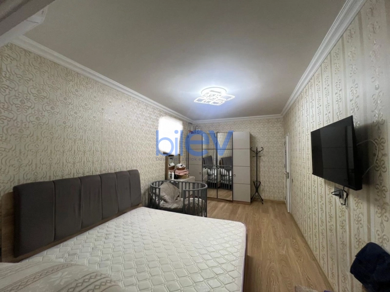 Satış 4 otaqlı Köhnə Tikili bina evi  100m², Bakı
