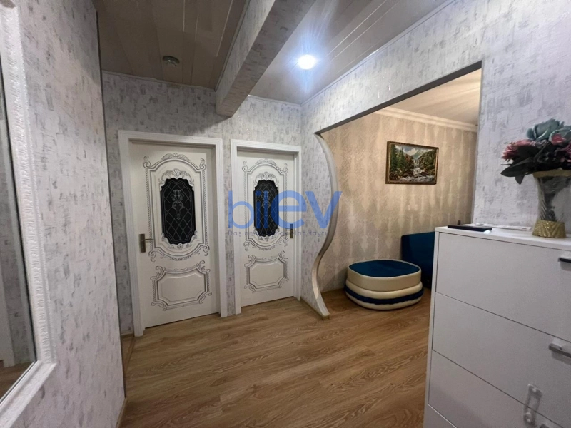 Satış 4 otaqlı Köhnə Tikili bina evi  100m², Bakı