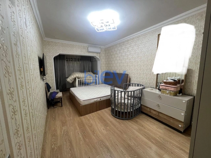 Satış 4 otaqlı Köhnə Tikili bina evi  100m², Bakı