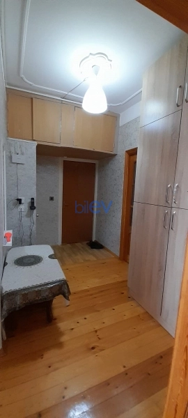 Satış 2 otaqlı Köhnə Tikili bina evi  60m², Bakı