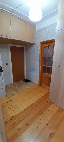 Satış 2 otaqlı Köhnə Tikili bina evi  60m², Bakı