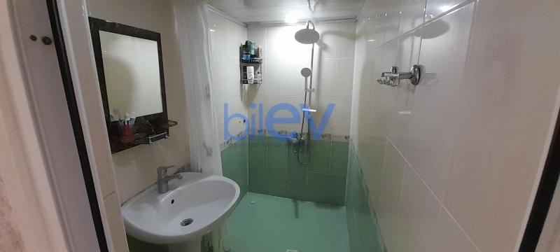 Satış 2 otaqlı Köhnə Tikili bina evi  60m², Bakı