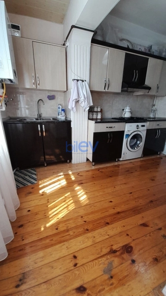 Satış 2 otaqlı Köhnə Tikili bina evi  60m², Bakı