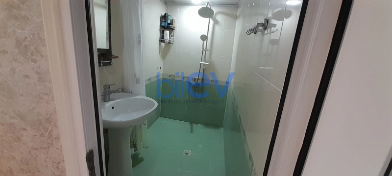 Satış 2 otaqlı Köhnə Tikili bina evi  60m², Bakı
