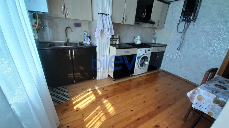 Satış 2 otaqlı Köhnə Tikili bina evi  60m², Bakı