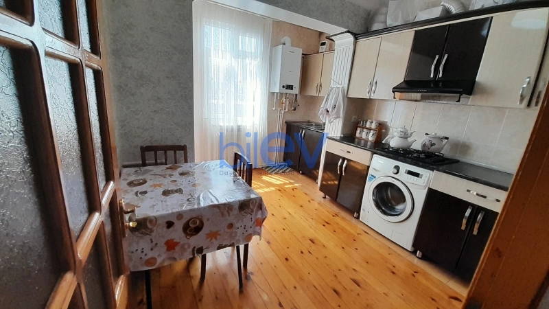 Satış 2 otaqlı Köhnə Tikili bina evi  60m², Bakı