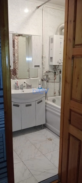 Satış 3 otaqlı Köhnə Tikili bina evi  100m², Bakı