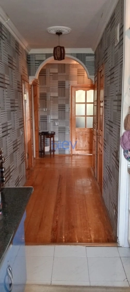 Satış 3 otaqlı Köhnə Tikili bina evi  100m², Bakı