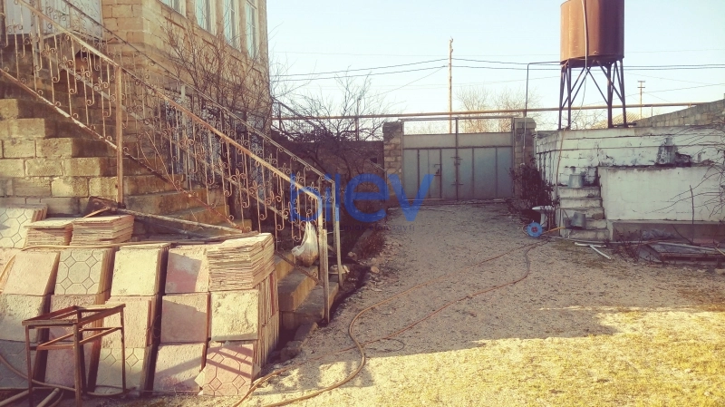 Satış 12 otaqlı Həyət evi  310m², Bakı