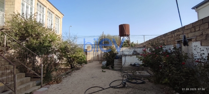Satış 12 otaqlı Həyət evi  310m², Bakı