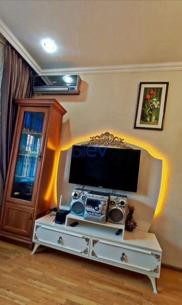 Aylıq Kirayə 2 otaqlı Köhnə Tikili bina evi  57m², Bakı
