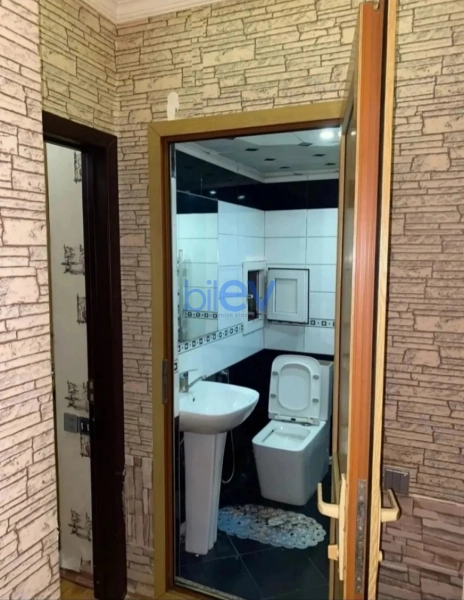 Aylıq Kirayə 2 otaqlı Köhnə Tikili bina evi  58m², Bakı