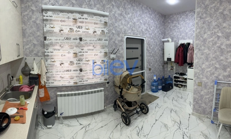 Satış 8 otaqlı Həyət evi  230m², Bakı