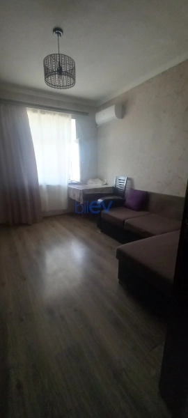 Satış 3 otaqlı Köhnə Tikili bina evi  70m², Bakı