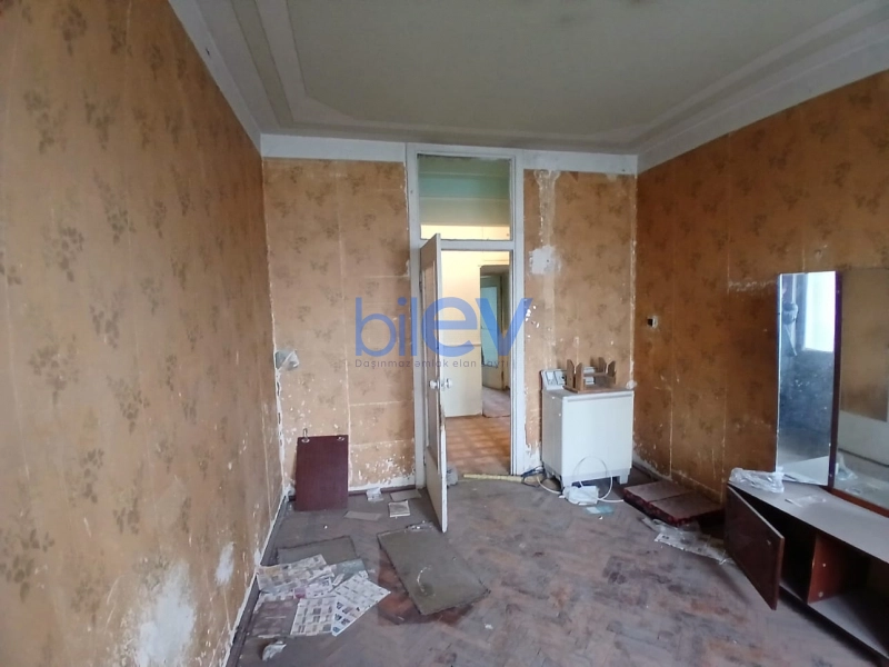 Satış 5 otaqlı Köhnə Tikili bina evi  120m², Bakı