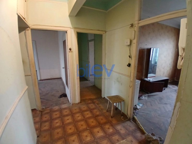 Satış 5 otaqlı Köhnə Tikili bina evi  120m², Bakı