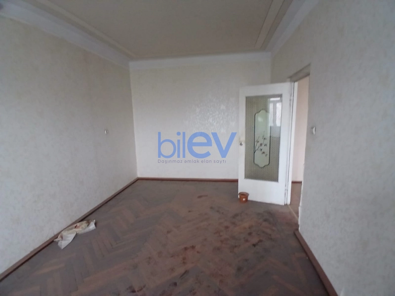 Satış 5 otaqlı Köhnə Tikili bina evi  120m², Bakı