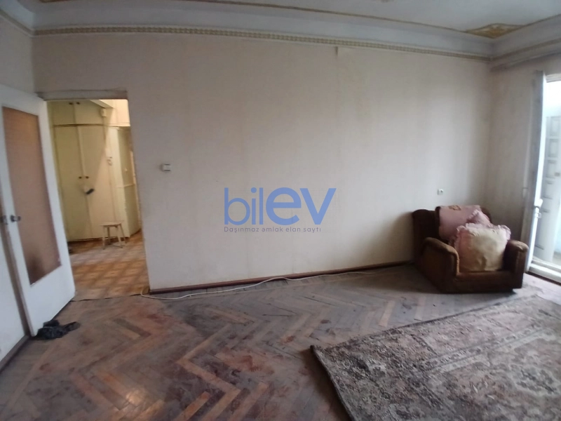 Satış 5 otaqlı Köhnə Tikili bina evi  120m², Bakı