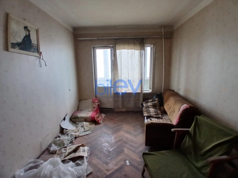 Satış 5 otaqlı Köhnə Tikili bina evi  120m², Bakı