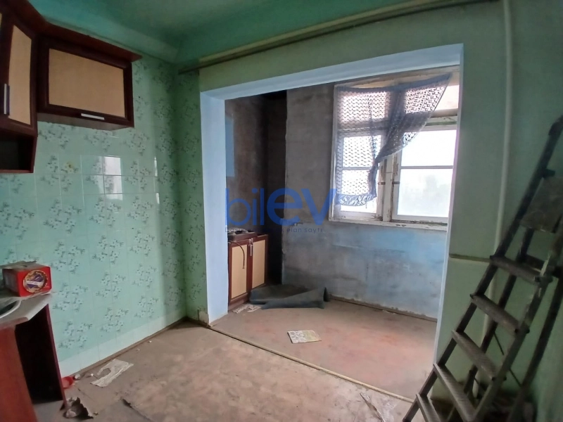 Satış 5 otaqlı Köhnə Tikili bina evi  120m², Bakı