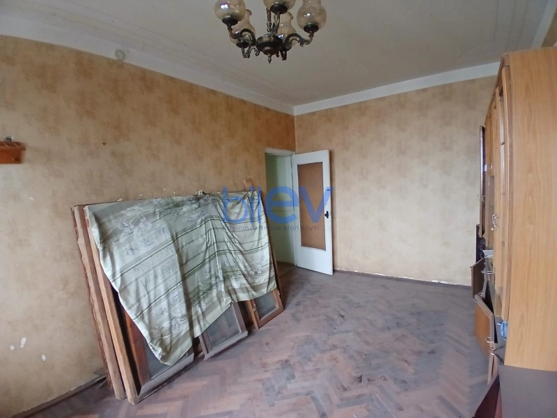 Satış 5 otaqlı Köhnə Tikili bina evi  120m², Bakı