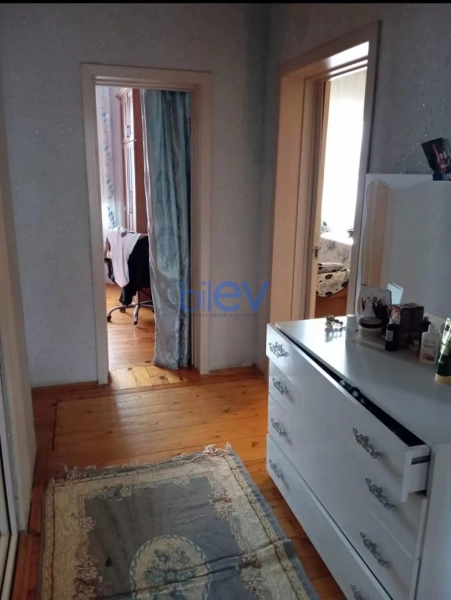 Satış 5 otaqlı Köhnə Tikili bina evi  120m², Bakı