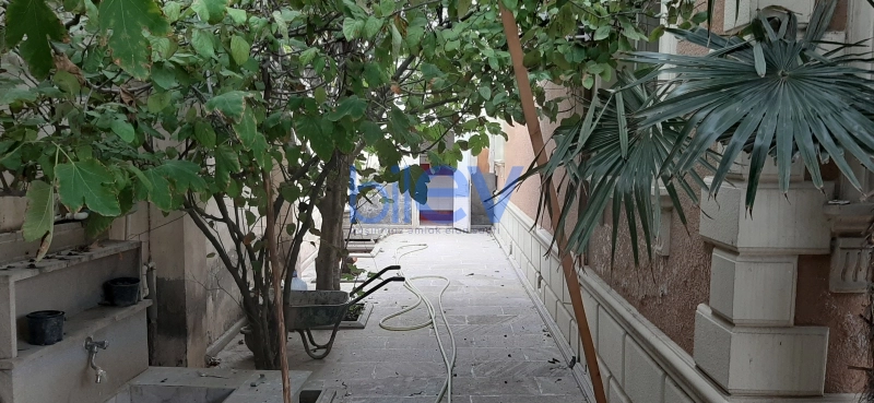 Satış 7 otaqlı Villa  300m², Bakı
