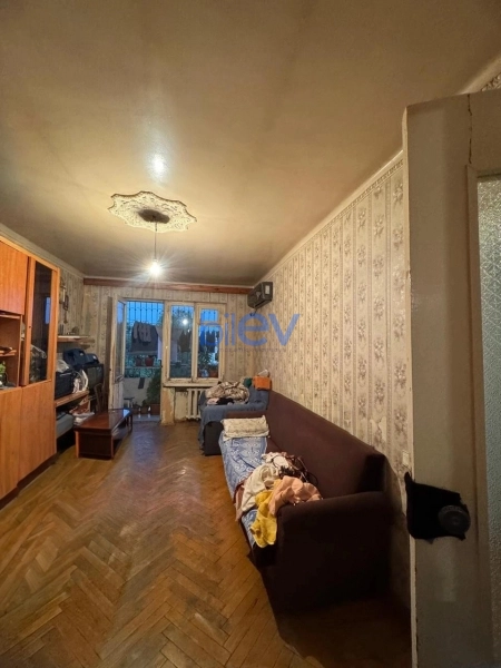 Satış 3 otaqlı Köhnə Tikili bina evi  63m², Bakı
