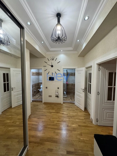 Satış 3 otaqlı Yeni Tikili bina evi  122m², Bakı