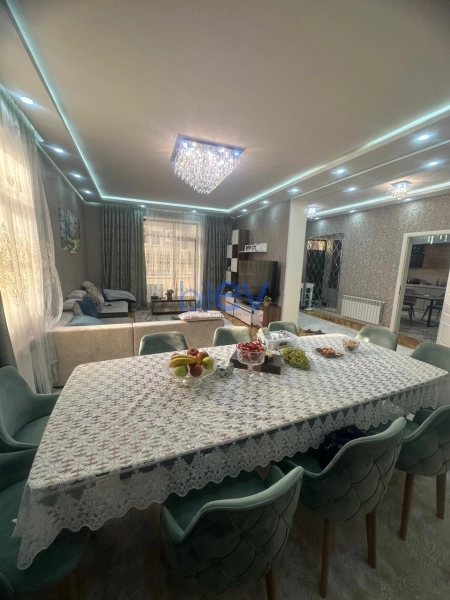 Satış 7 otaqlı Həyət evi  250m², Bakı