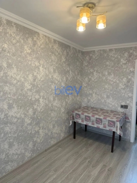 Satış 3 otaqlı Köhnə Tikili bina evi  75m², Bakı