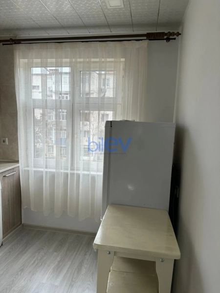 Satış 3 otaqlı Köhnə Tikili bina evi  75m², Bakı