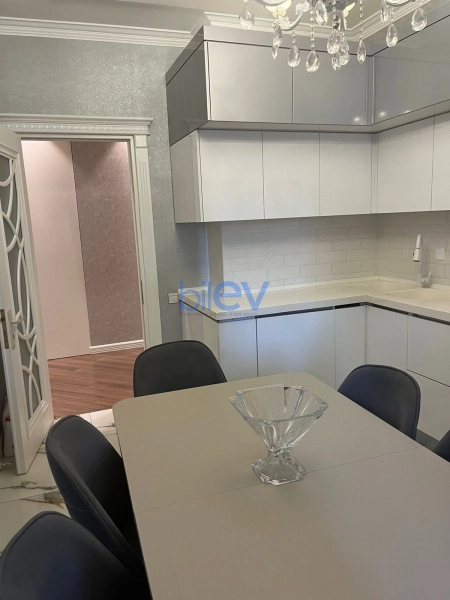 Satış 3 otaqlı Yeni Tikili bina evi  98m², Bakı
