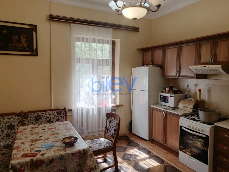 Satış 5 otaqlı Həyət evi  200m², Bakı
