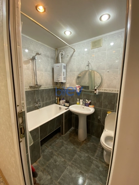 Aylıq Kirayə 1 otaqlı Köhnə Tikili bina evi  40m², Bakı