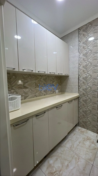Aylıq Kirayə 4 otaqlı Yeni Tikili bina evi  230m², Bakı